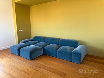 Divano Amura Lapis 4 sedute + 2 pouf