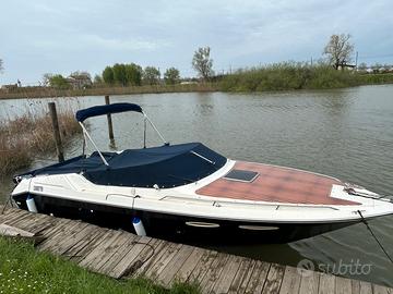 Sea Ray 260 OV entrofuoribordo