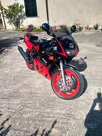 Yamaha FZR 600