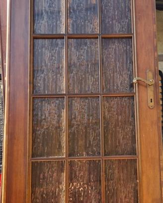 Porta in legno e vetro