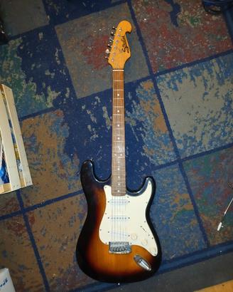 chitarra elettrica e amplificatore 