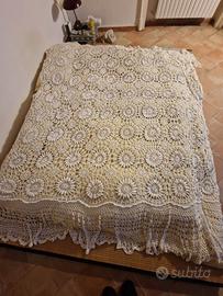 Copriletto estivo antico