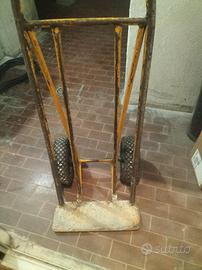 CARRELLO  PORTA  PACCHI