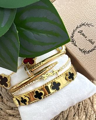 Set gioielli dorati eleganti