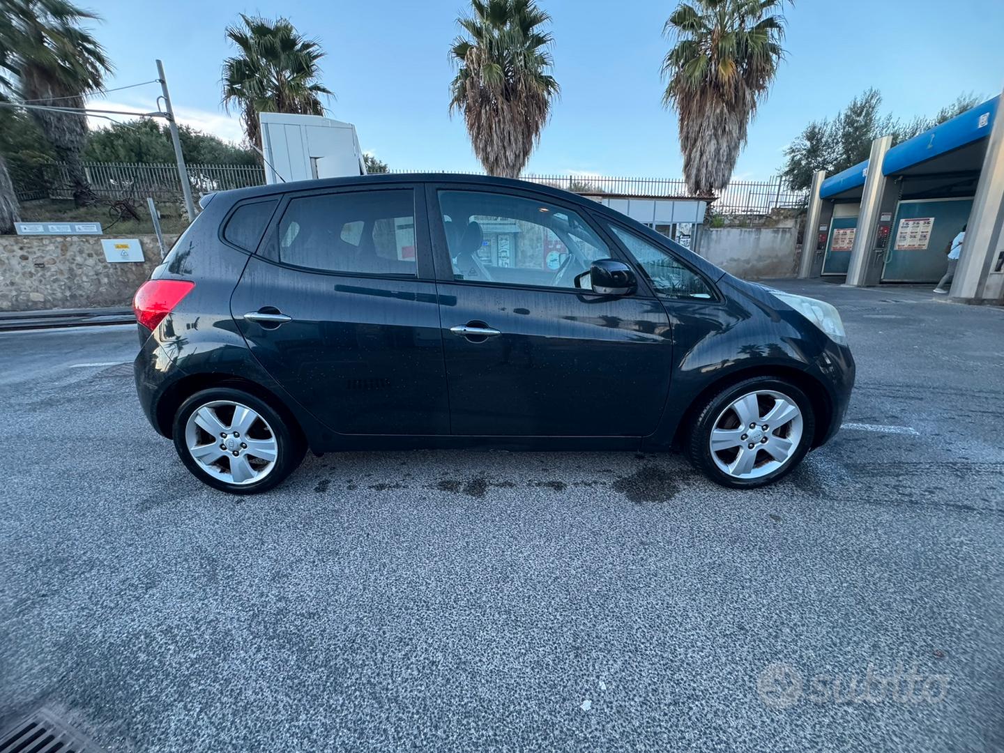 Kia Venga 2010 photo 2