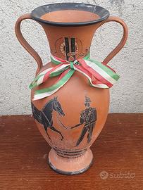 vaso in terracotta dipinto a mano