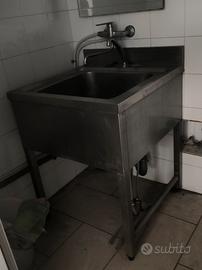 lavello in acciaio inox 