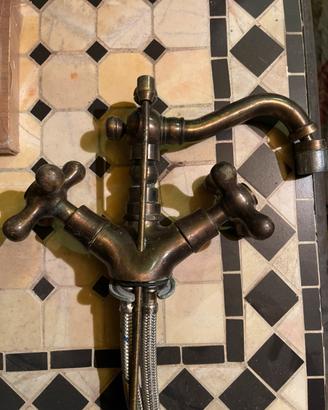 Rubinetto stile retró vintage