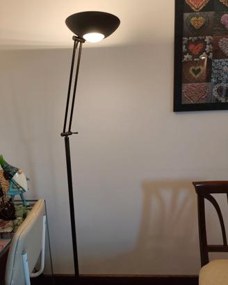 Piantana luce a LED