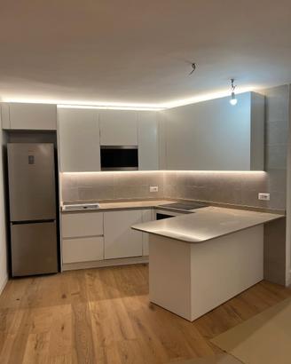 Operaio montatore mobili