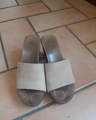 Zoccolo in legno e camoscio Jay