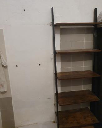 Libreria/Scaffalatura marrone e ferro indusrtrial