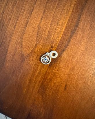 Charm pandora bussola