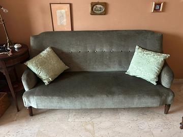 Divano 3 posti in velluto verde + 2 poltrone 