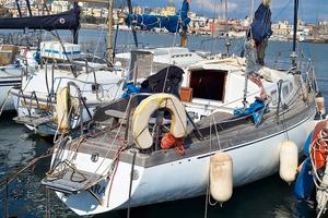 barca a vela con motore entrobordo Dies