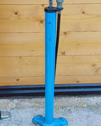Pompa e sella per bicicletta