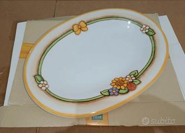 Thun country. Piatto torta, alzata dolci