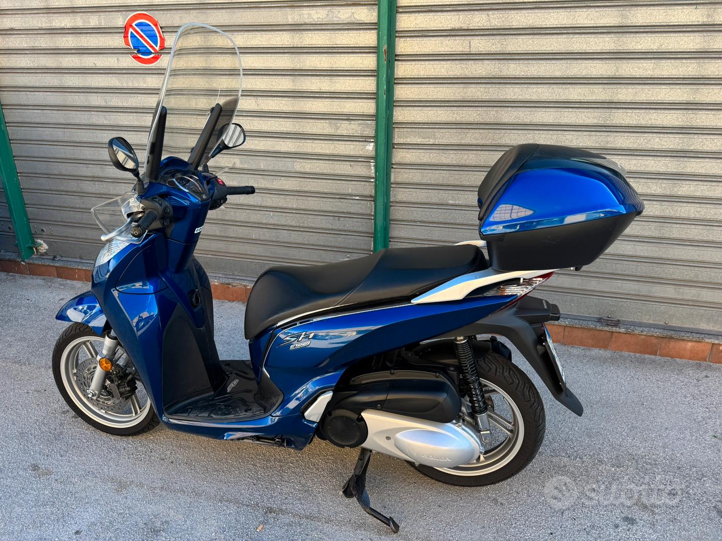 Napoli Vendesi Sh 300 Honda SH 300 2018 Moto E Scooter In Vendita