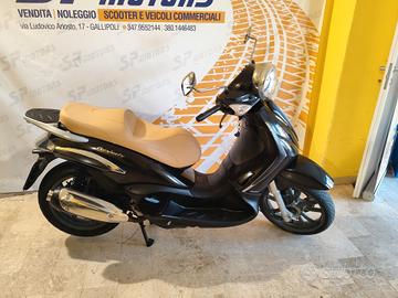 Piaggio Beverly tourer 300