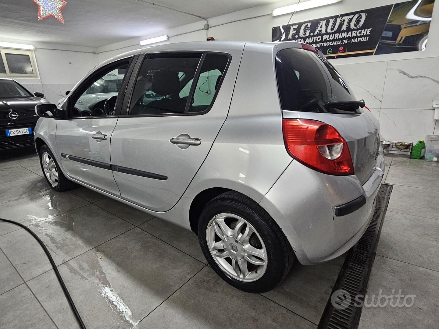 Renault Clio 2009 photo 4