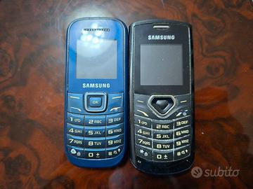 Coppia di Samsung con tastiera