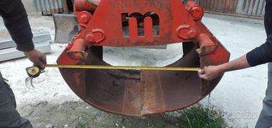 Pinza per legna con rotore per escavatore