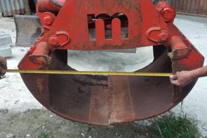 Pinza per legna con rotore per escavatore