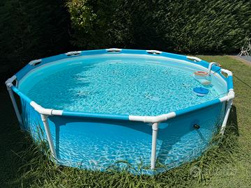 Piscina completa di filtro e doccia solare