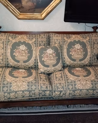 salotto stile country un divano e due poltrone