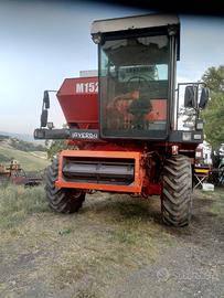 Mietitrebbia Laverda M152