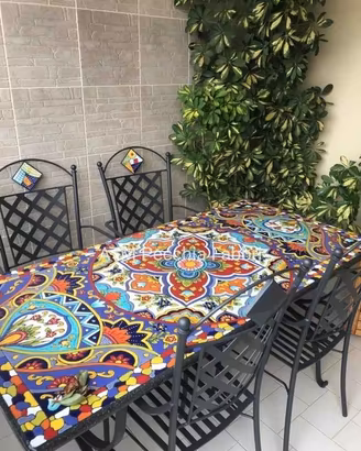 Tavolo in pietra lavica vietrese maiolicato a mano