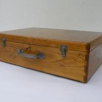 Valigia in legno vero vintage