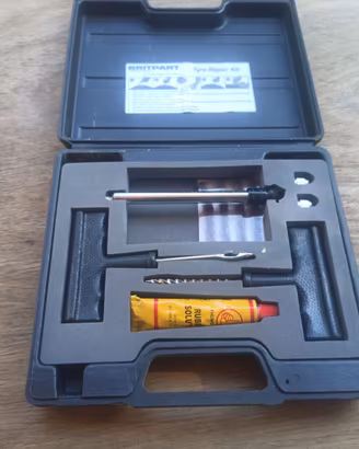 Kit riparazione pneumatici