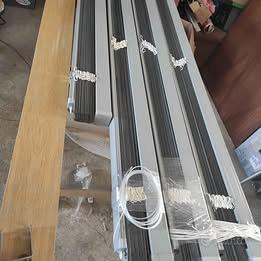 3 Tende alla Veneziana Ricondizionate-Grigie