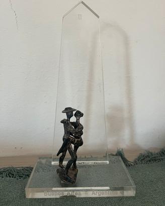 Scultura "Tango" firmata Lucy Mattos