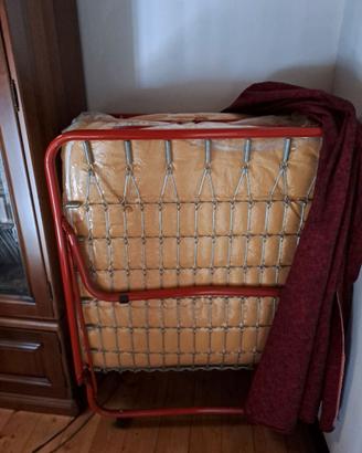 rete pieghevole con materasso