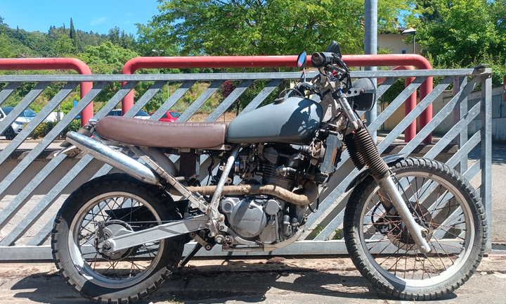 Kawasaki KL600B scrambler
