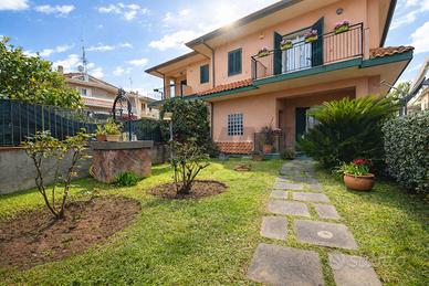 Villa o villino - Aci Sant'Antonio