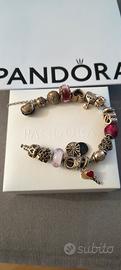 bracciale Pandora con 16 charms.origineli