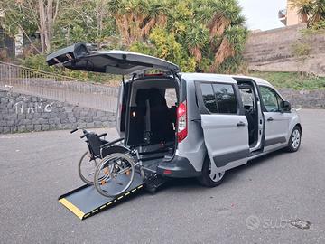 Ford Tourneo Connect Pianale ribassato con rampa d