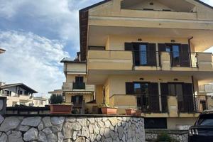 Villa di 415 m² con più di 5 locali a Giugliano in