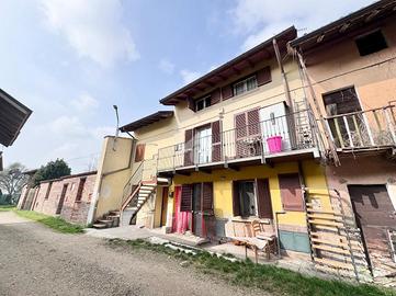 CASA DI CORTE A TROVO