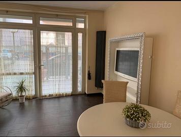 Cornice per televisore