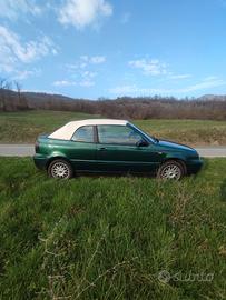 golf cabrio 2000cc.
