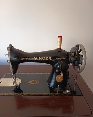 Macchina epoca da cucire Singer 