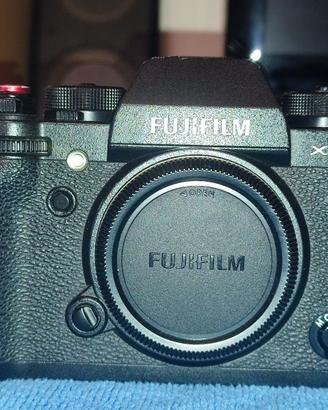 fuji xt2 + buster originale con tre batterie
