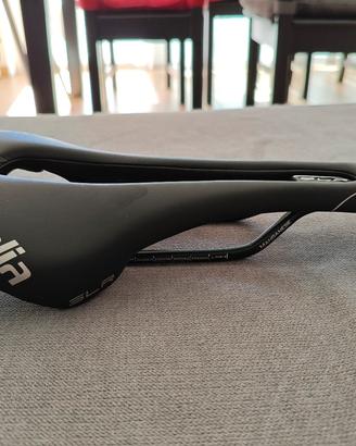 Selle Italia SLR Superflow – Carbon Powered