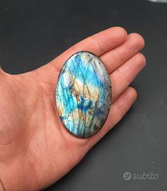 MAGNIFICO ED ENORME CABOCHON DI LABRADORITE