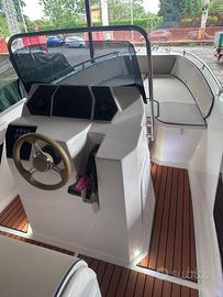 Barca SCAR NEXT 215 con YAMAHA supreme 40/70