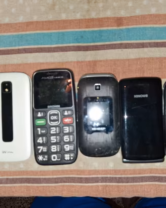 5 cellulari per anziani ben tenuti. funzionanti 
